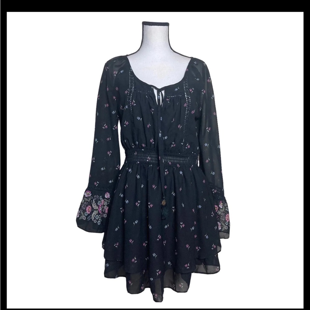 American Rag Ditzy Floral Mini Dress Size M Tiered Layer Bohemian Bell Sleeve